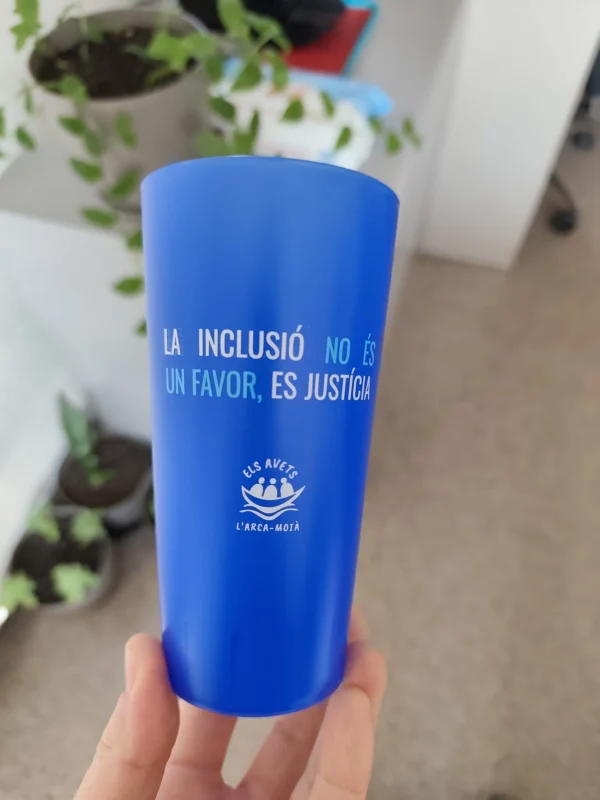 Got plàstic "La inclusió"